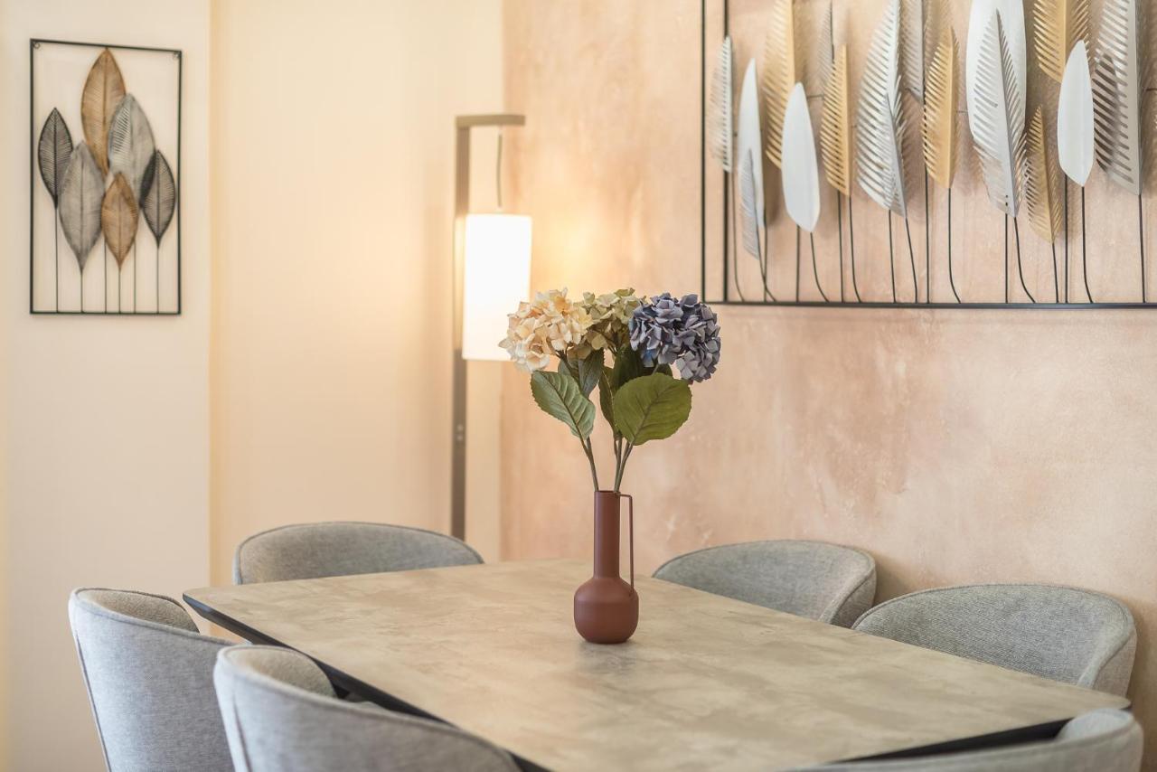 Lighthouse Apartment In The Heart Of Athen Eksteriør billede